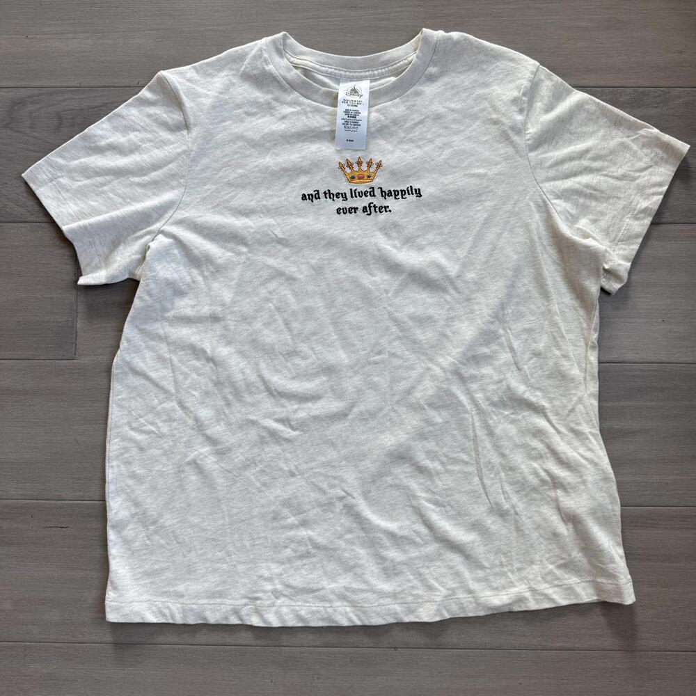 Walt Disney World Cinderella Collection T-shirt - Picture 7 of 7